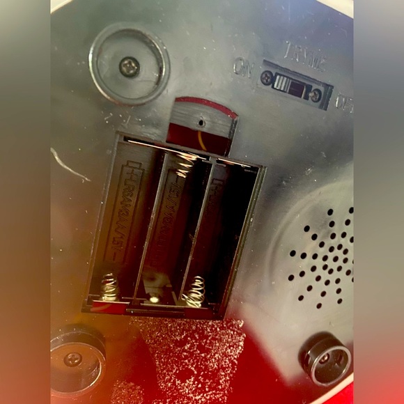 “Coca-Cola” Polar Bear & Bass Musical Keepsake: tap speaker to hear music pic2 - Picture 6 of 8